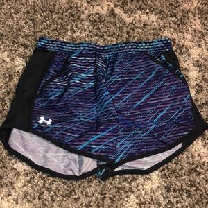 Under Amour running shorts ! (2) Under A.for 12$